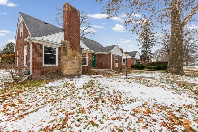 $359,900 | 1158 Hawthorne Road, Grosse Pointe Woods, MI 48236