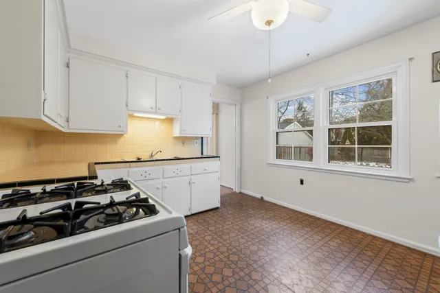 $359,900 | 1158 Hawthorne Road, Grosse Pointe Woods, MI 48236