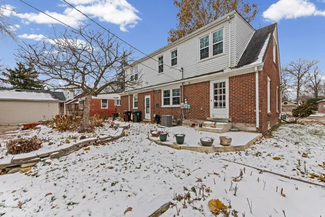 $359,900 | 1158 Hawthorne Road, Grosse Pointe Woods, MI 48236