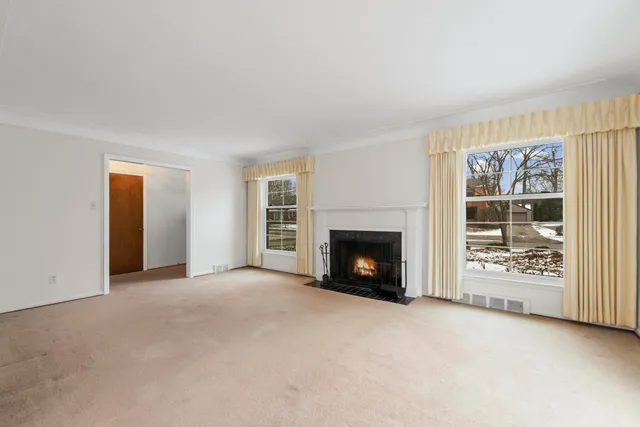 $359,900 | 1158 Hawthorne Road, Grosse Pointe Woods, MI 48236