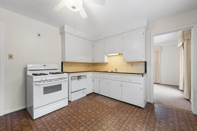 $359,900 | 1158 Hawthorne Road, Grosse Pointe Woods, MI 48236