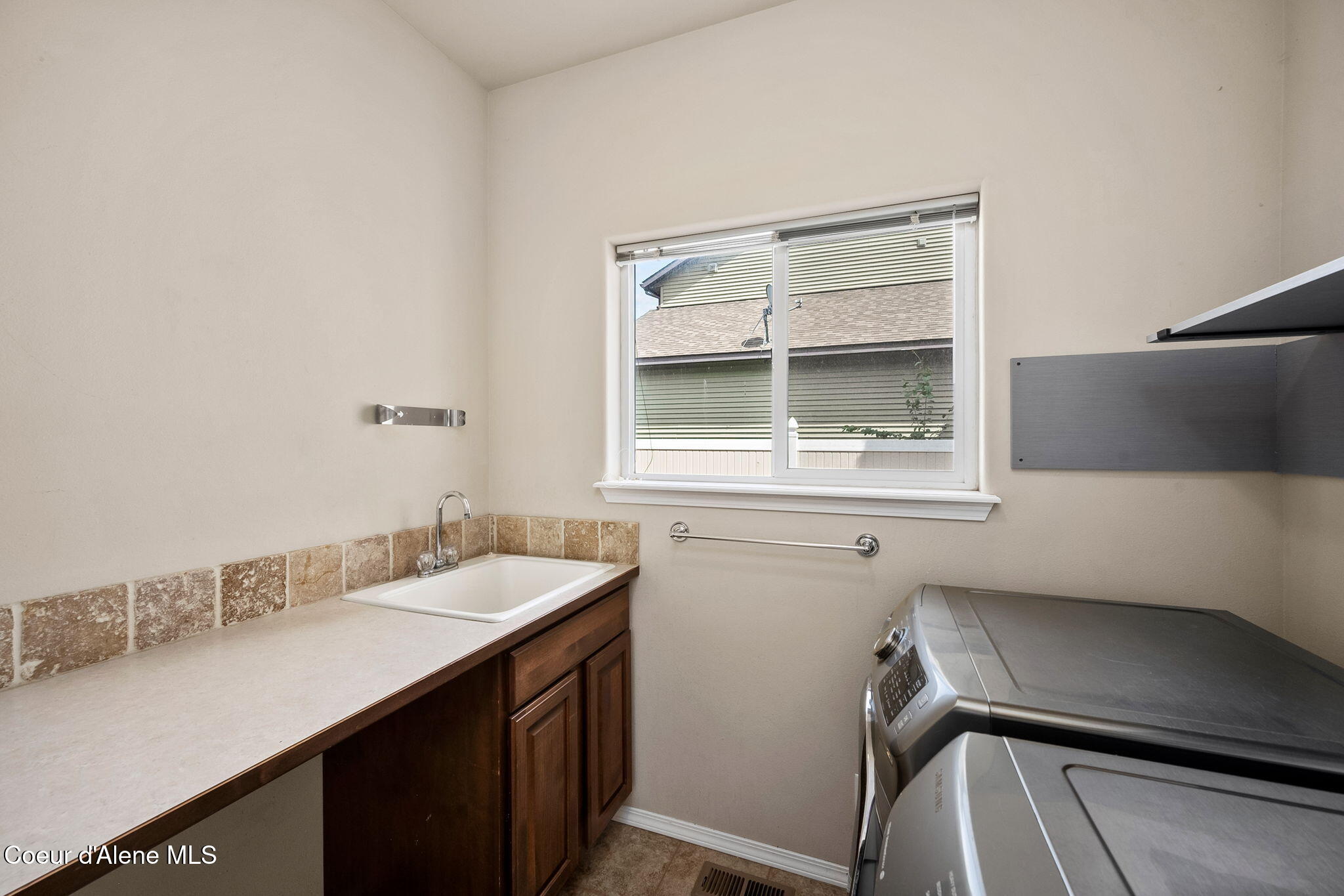 2547 Blackberry Loop Hayden, ID 83835 - Photo 24 of 46 Large laundry area