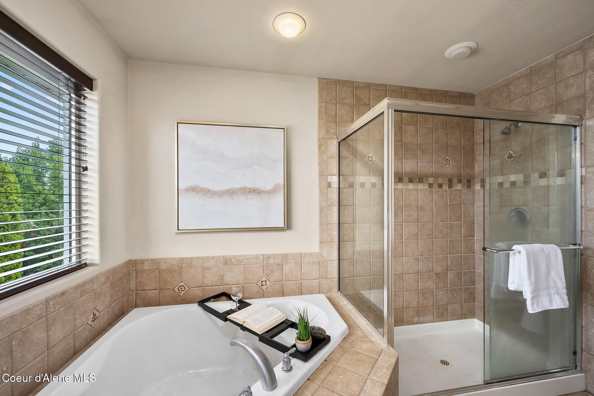 2547 Blackberry Loop Hayden, ID 83835 - Photo 37 of 46 Floor to ceiling tile