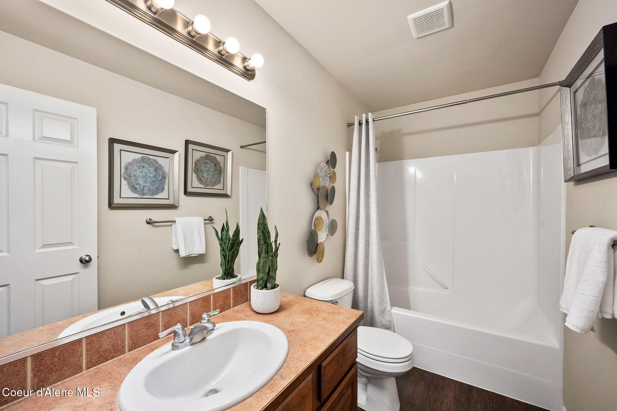 2547 Blackberry Loop Hayden, ID 83835 - Photo 39 of 46 Upstairs full bath