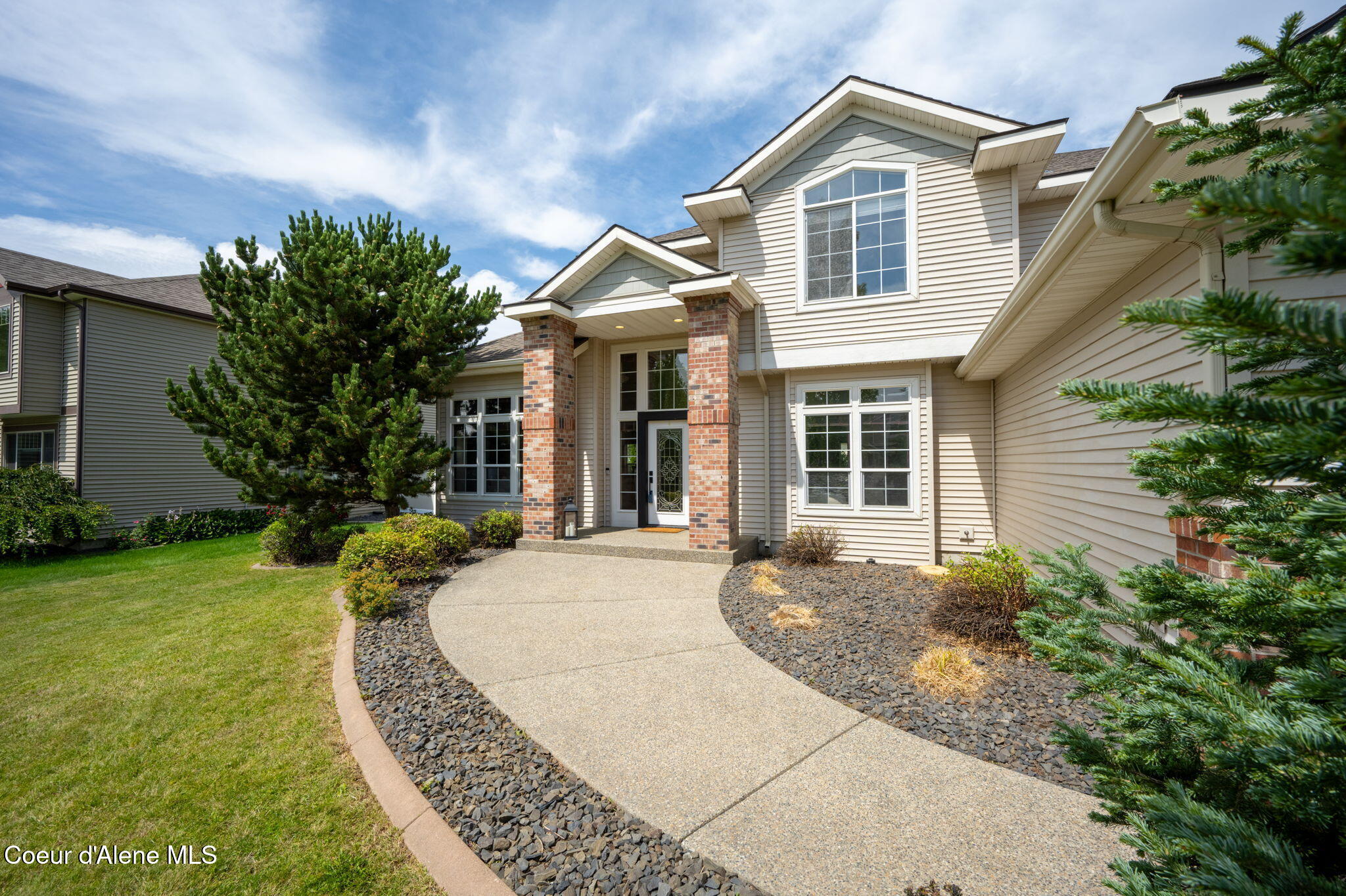 2547 Blackberry Loop Hayden, ID 83835 - Photo 4 of 46 Sweeping walk way
