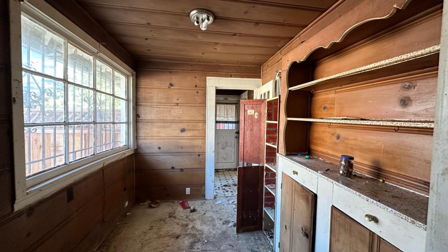 936 Camelia Street Berkeley, CA 94710 - Photo 8 of 9 a view of a storage & utility room