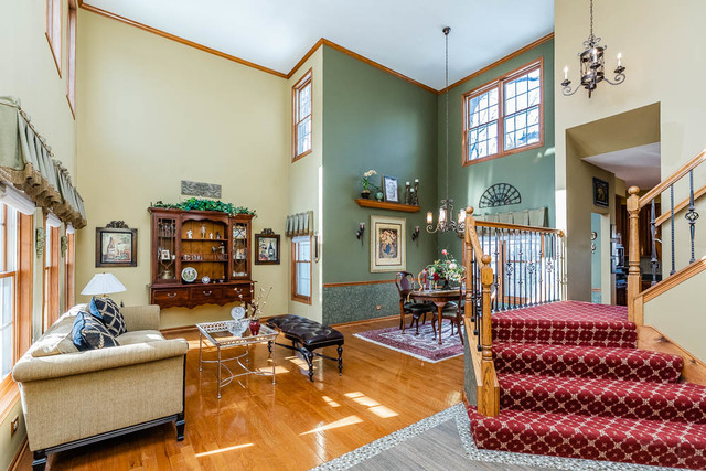 604 Barberry Trail Fox River Grove, IL 60021 - Photo 2 of 39