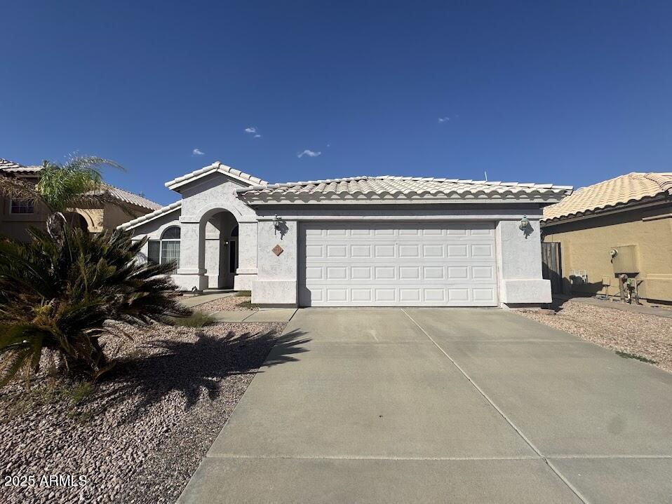 3124 East Piute Avenue Phoenix, AZ 85050 - Photo 2 of 25 a very nice looking house with a large window