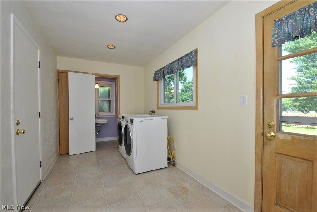 1091 Haverston Road Lyndhurst, OH 44124 - Photo 13 of 27 Entrance from garage and backyard into spacious laundry room.