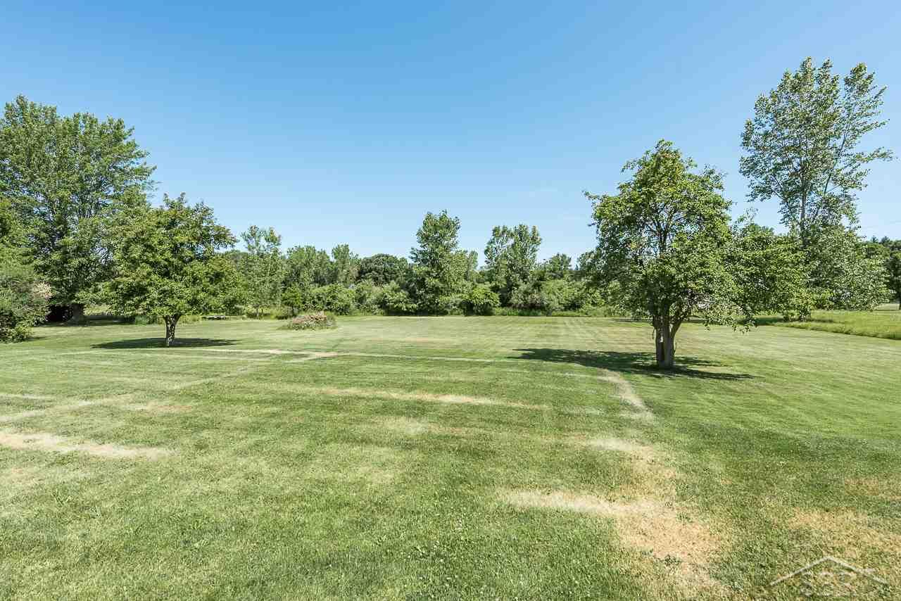 12458 Dice Road Freeland, MI 48623 - Photo 15 of 20 50016525-14.JPG
