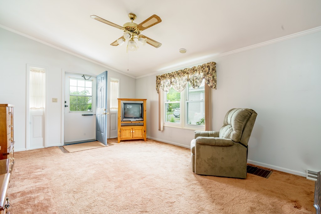 53 Castle Road Attleboro, MA 02703 - Photo 9 of 21 Gallery Image 9