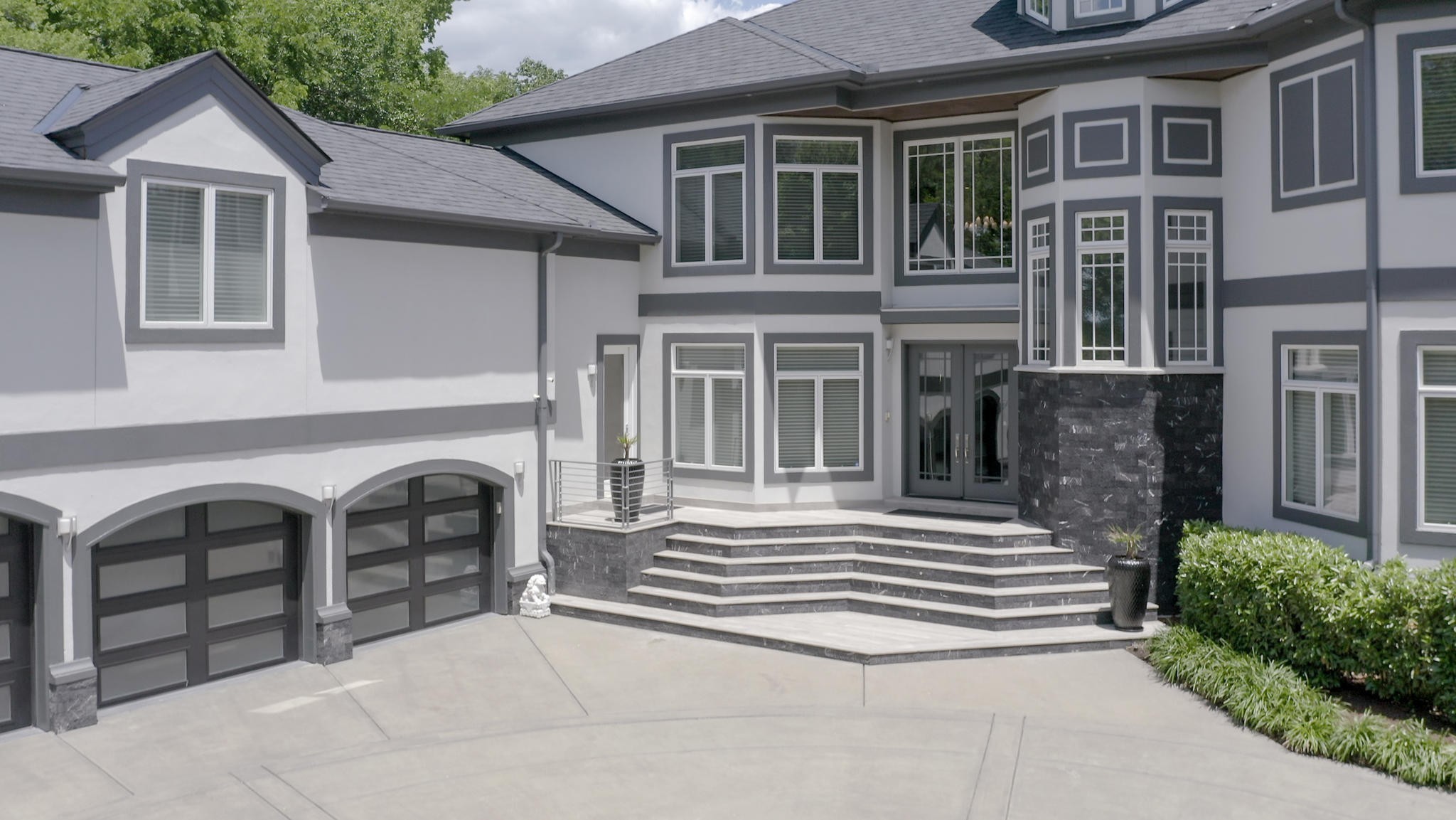 813 Deercrossing Nashville, TN 37220 - Photo 5 of 49 a front view of a house with garden