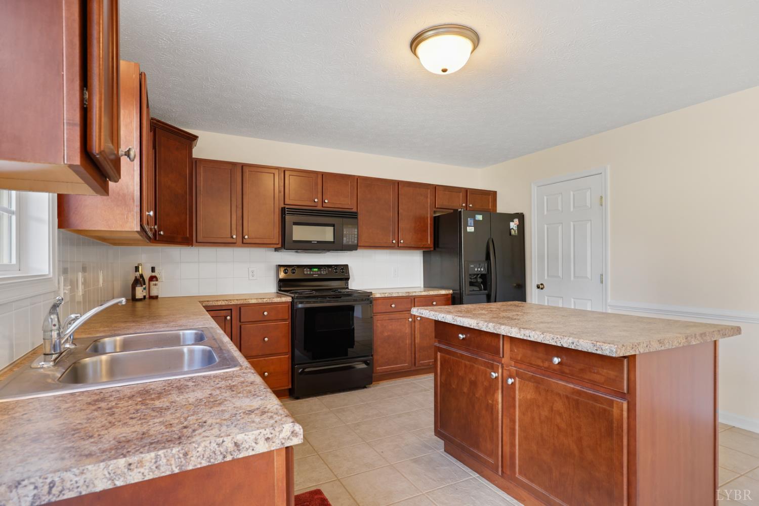 1264 Blue Ridge View Circle Forest, VA 24551 - Photo 6 of 43