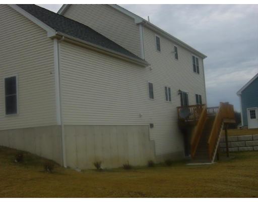 390 Finch Road Raynham, MA 02767 - Photo 4 of 24 Gallery Image 4