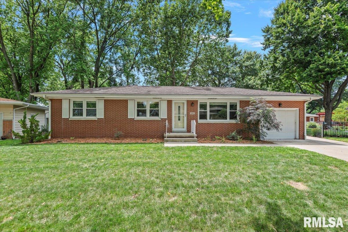 2068 Cambridge Road Springfield, IL 62704 - Photo 1 of 32