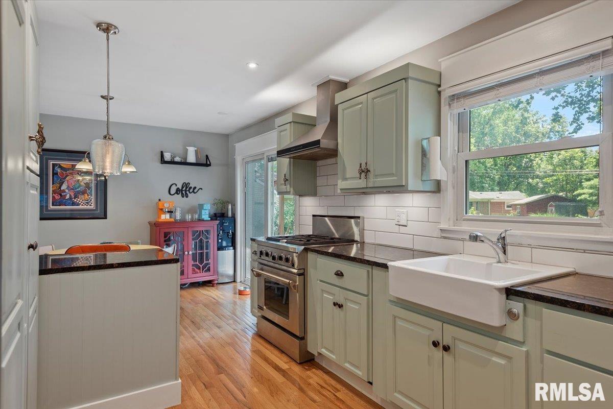 2068 Cambridge Road Springfield, IL 62704 - Photo 14 of 32