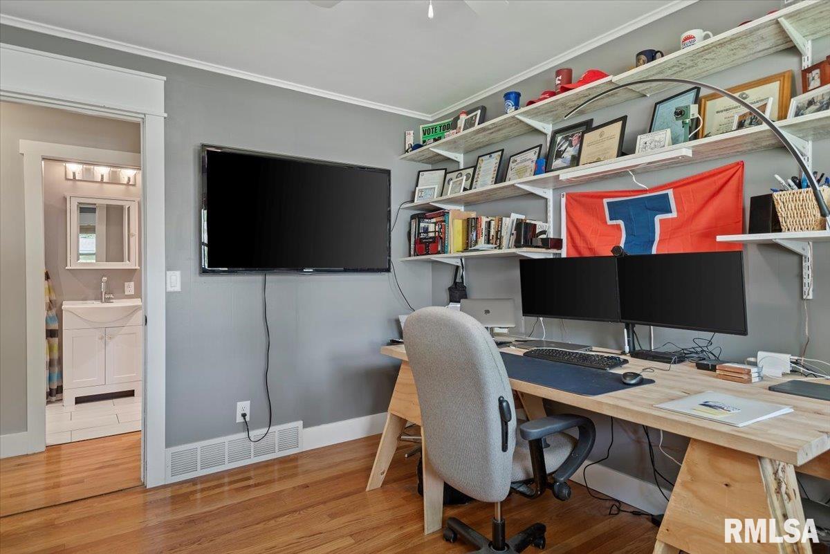 2068 Cambridge Road Springfield, IL 62704 - Photo 23 of 32