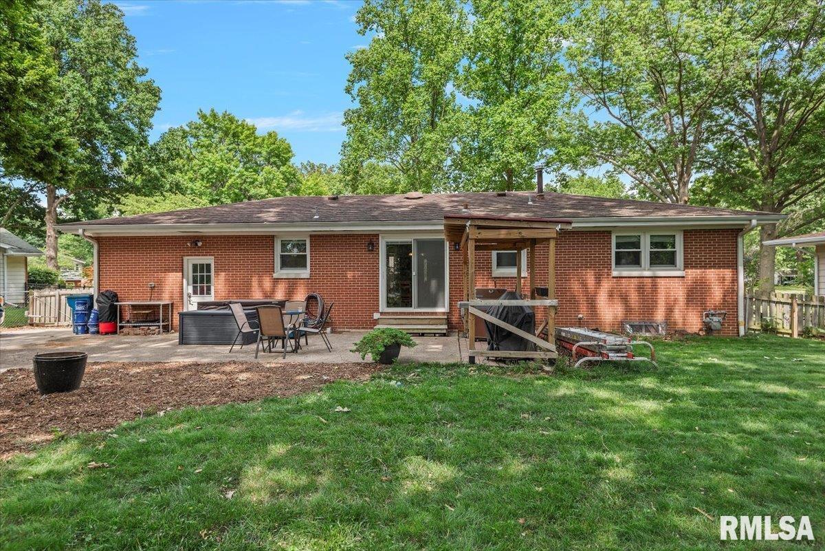 2068 Cambridge Road Springfield, IL 62704 - Photo 31 of 32