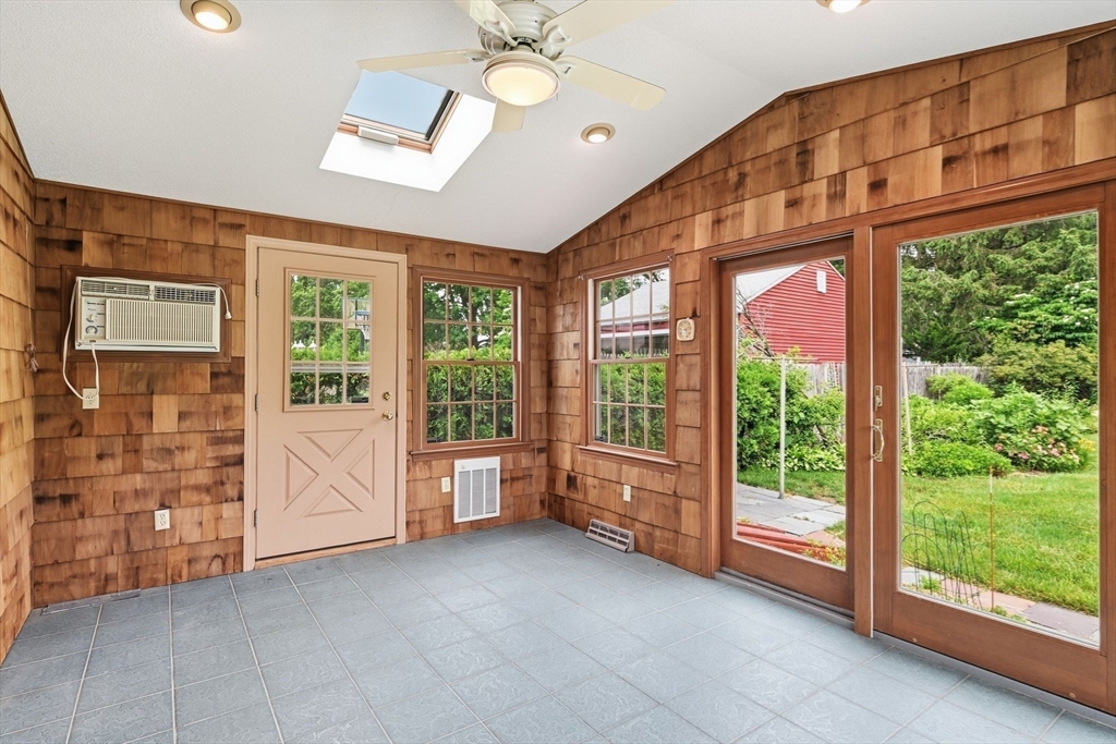 47 Fenway Drive Springfield, MA 01119 - Photo 18 of 42