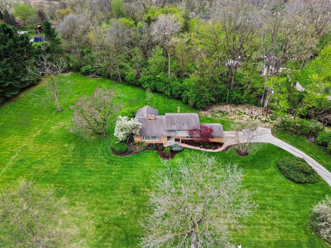 6595 Napier Road Plymouth, MI 48170 - Photo 27 of 36