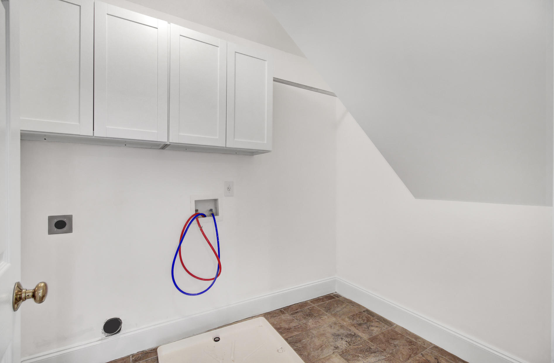 1783 Shell Ring Circle Mount Pleasant, SC 29466 - Photo 49 of 71 Laundry Room
