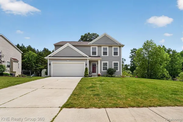 $369,990 | 7067 Glenmeadow Court, Grand Blanc, MI 48439