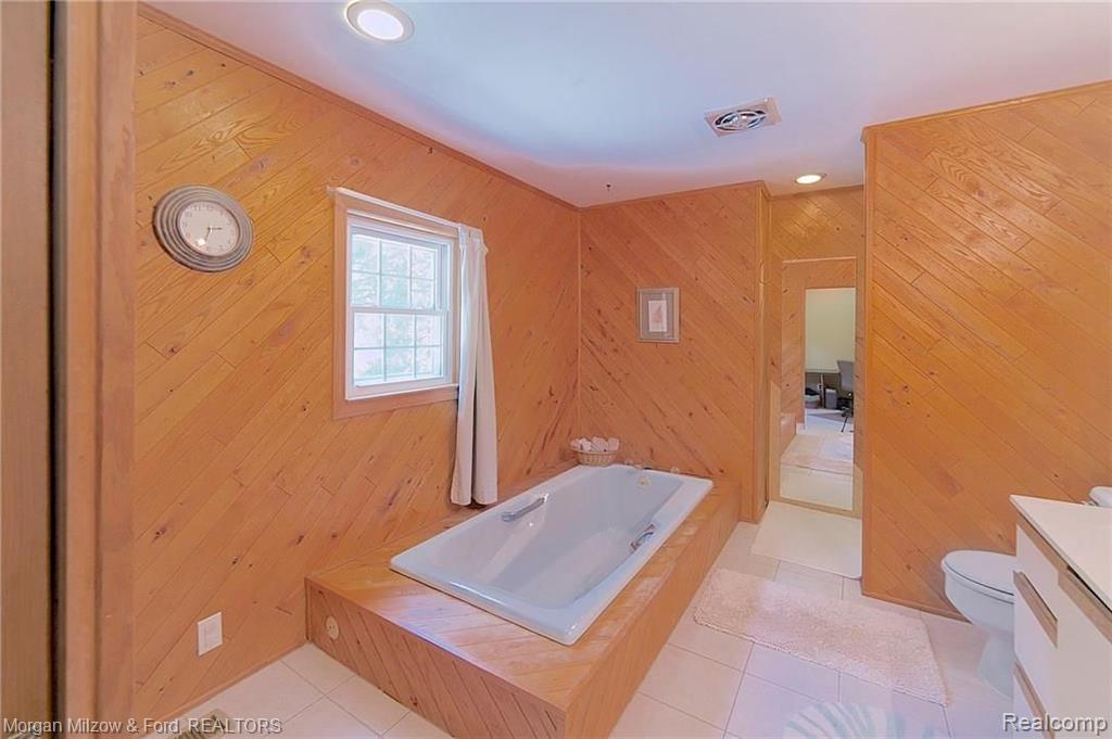 1070 East Fairview Court Rochester Hills, MI 48306 - Photo 19 of 35