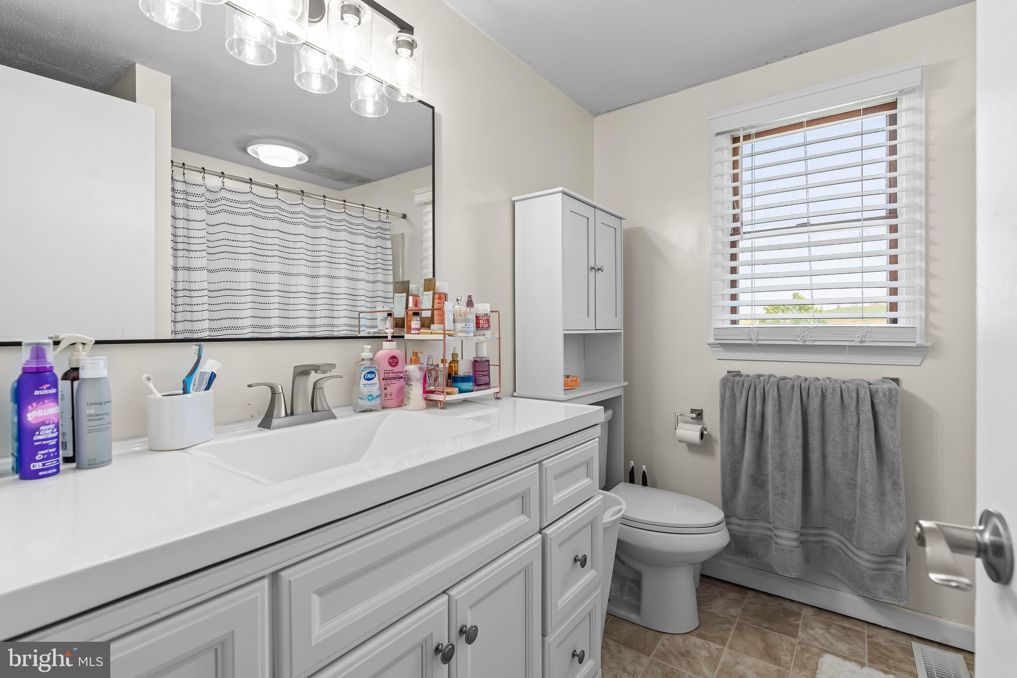 4495 Fort McCord Road Chambersburg, PA 17202 - Photo 23 of 33 Upstairs FULL Bathroom