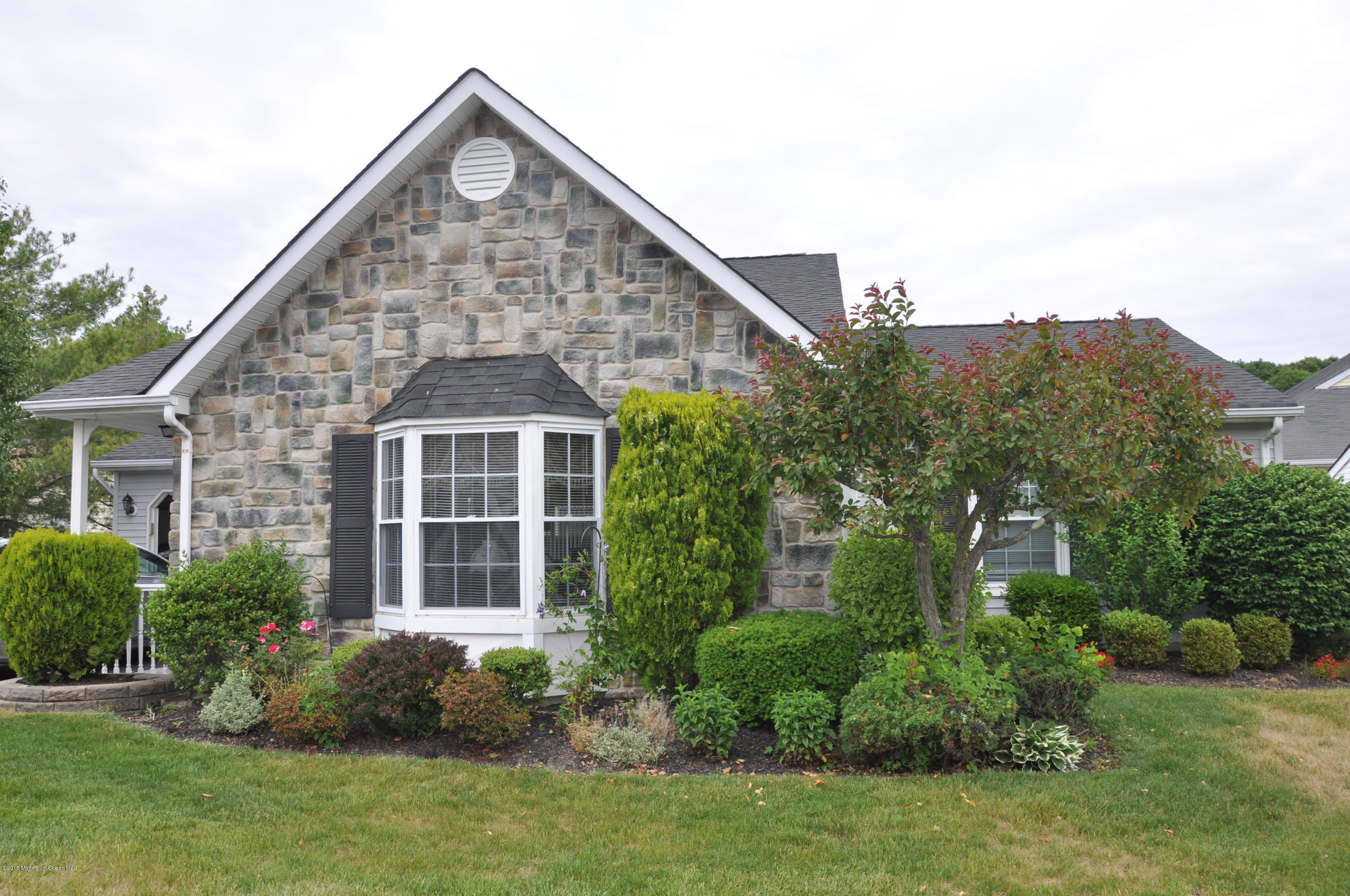 6 Ivy Ridge Close, Unit 1000 Freehold, NJ 07728 - Photo 3 of 18 exterior front