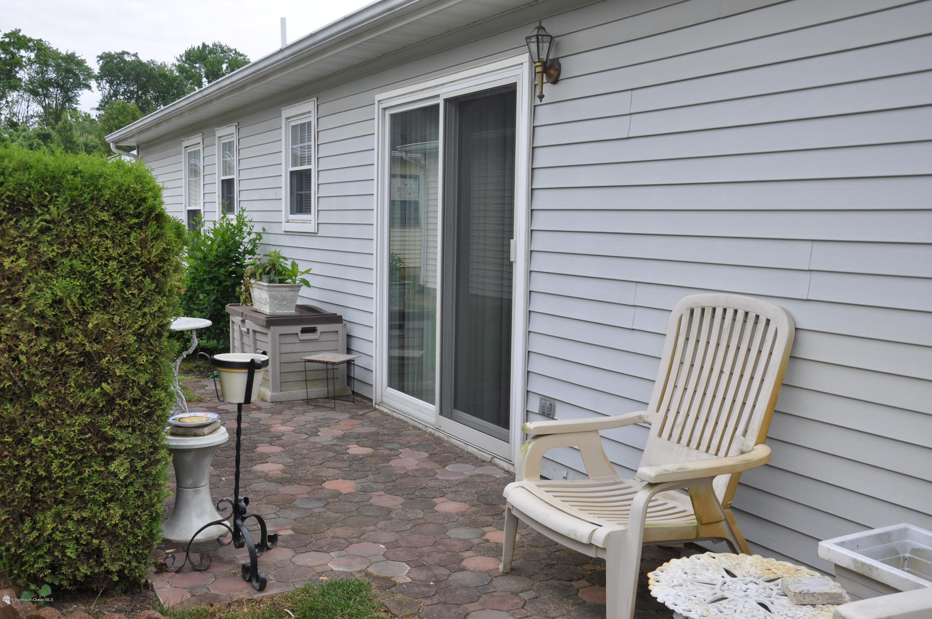 6 Ivy Ridge Close, Unit 1000 Freehold, NJ 07728 - Photo 6 of 18 closer view of patio