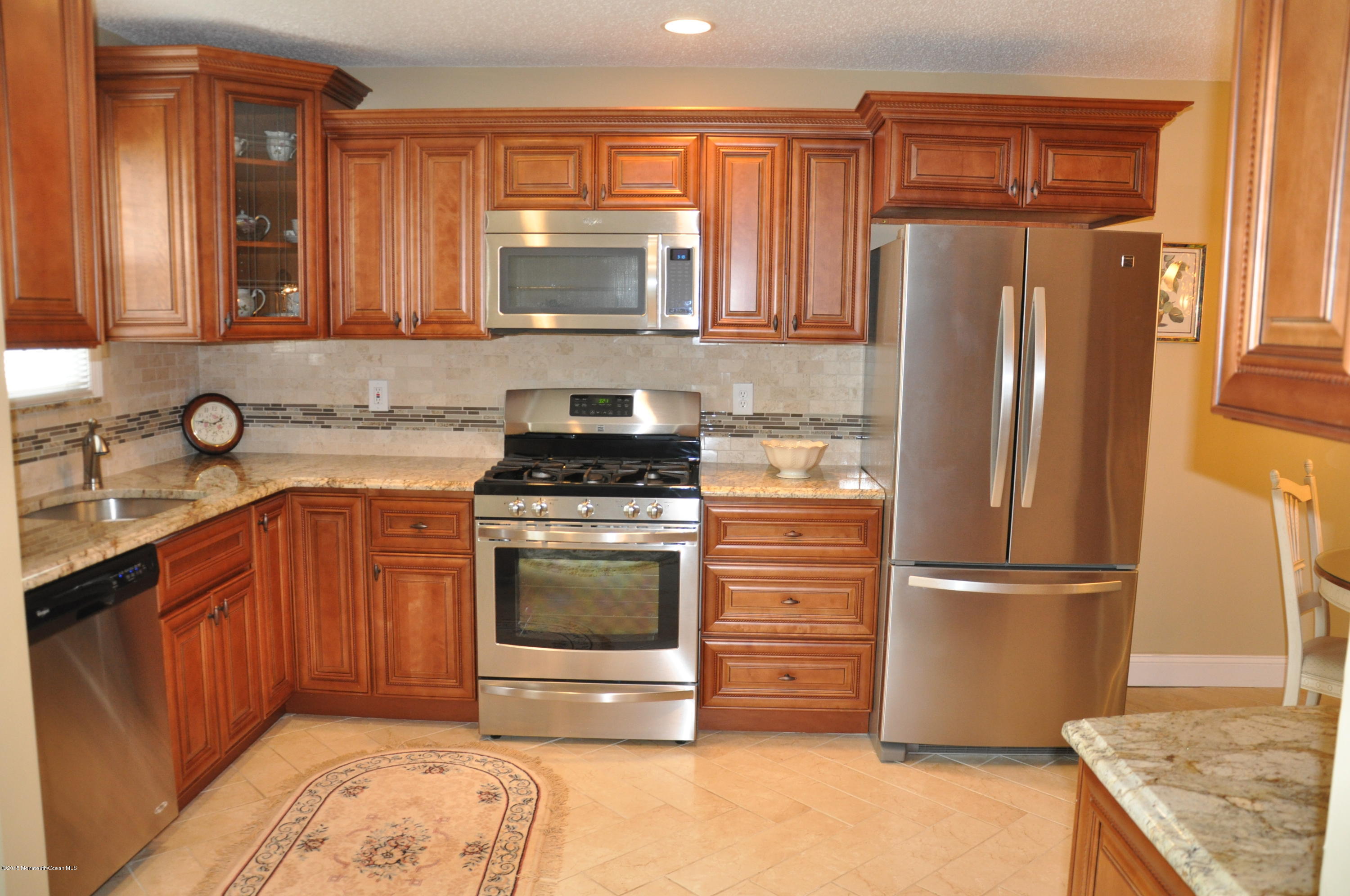 6 Ivy Ridge Close, Unit 1000 Freehold, NJ 07728 - Photo 7 of 18 kitchen from sitting room