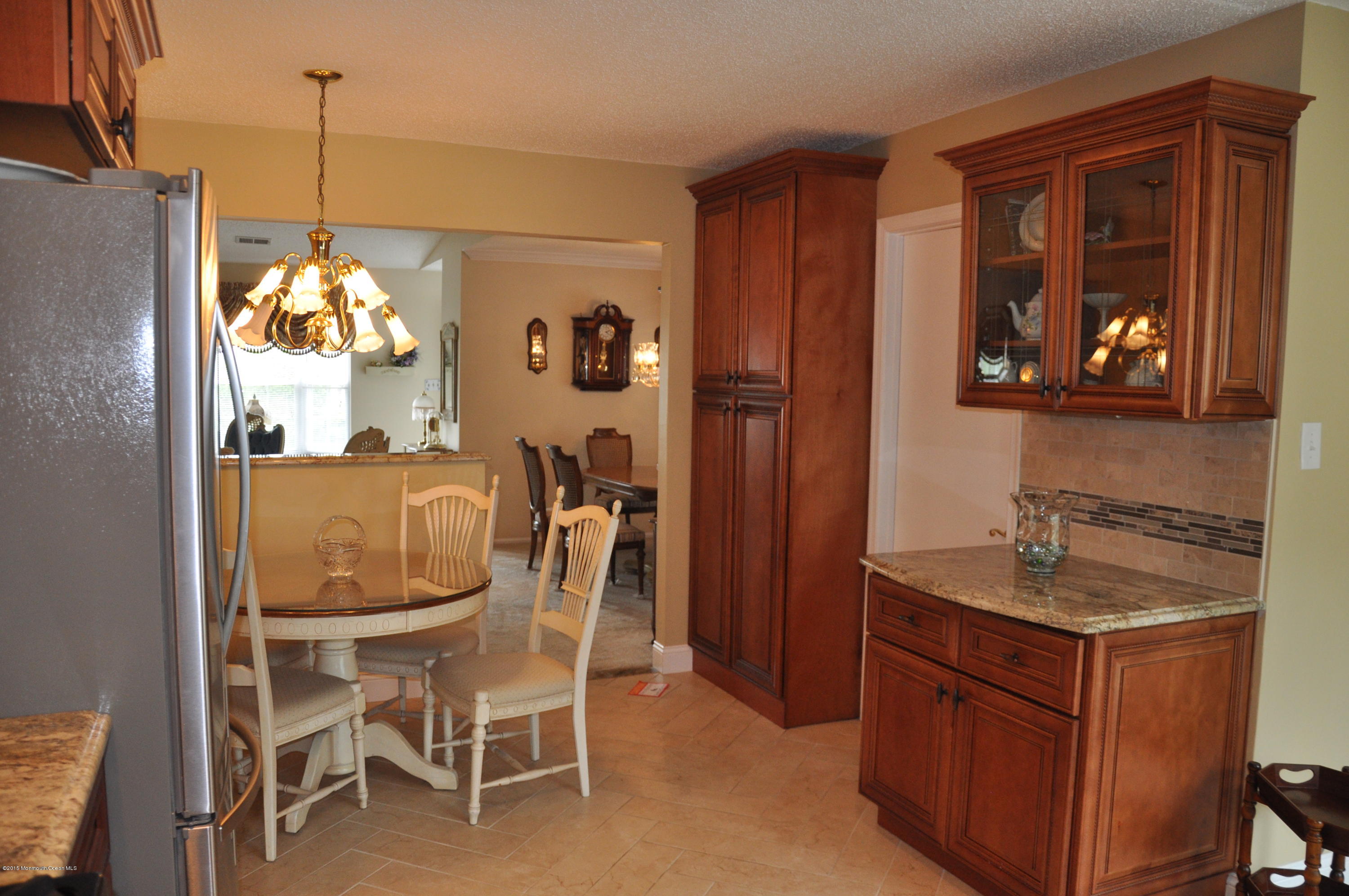 6 Ivy Ridge Close, Unit 1000 Freehold, NJ 07728 - Photo 10 of 18 eat in kitchen