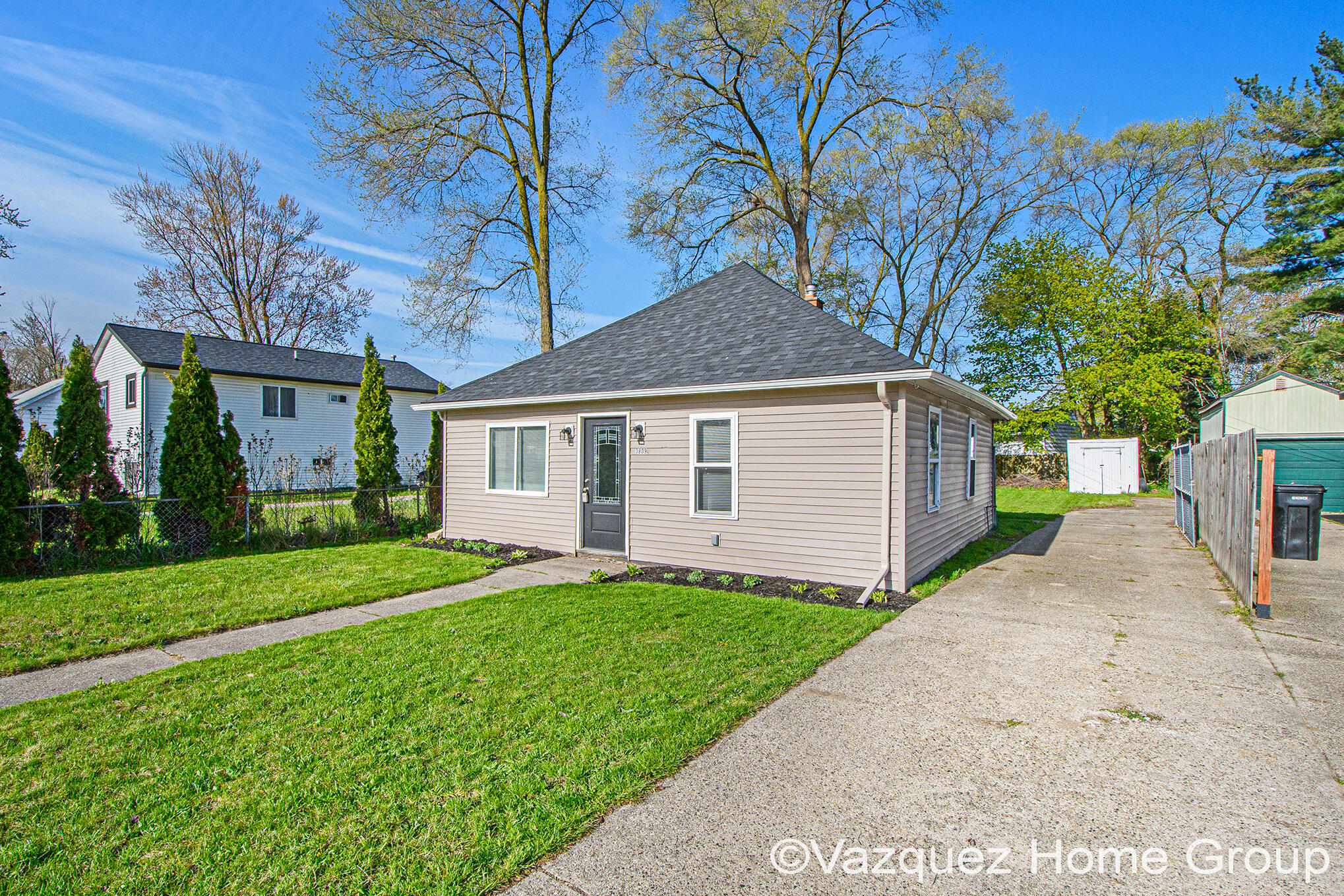 3809 Jefferson Avenue Southeast Wyoming, MI 49548 - Photo 2 of 21 DSC_4012