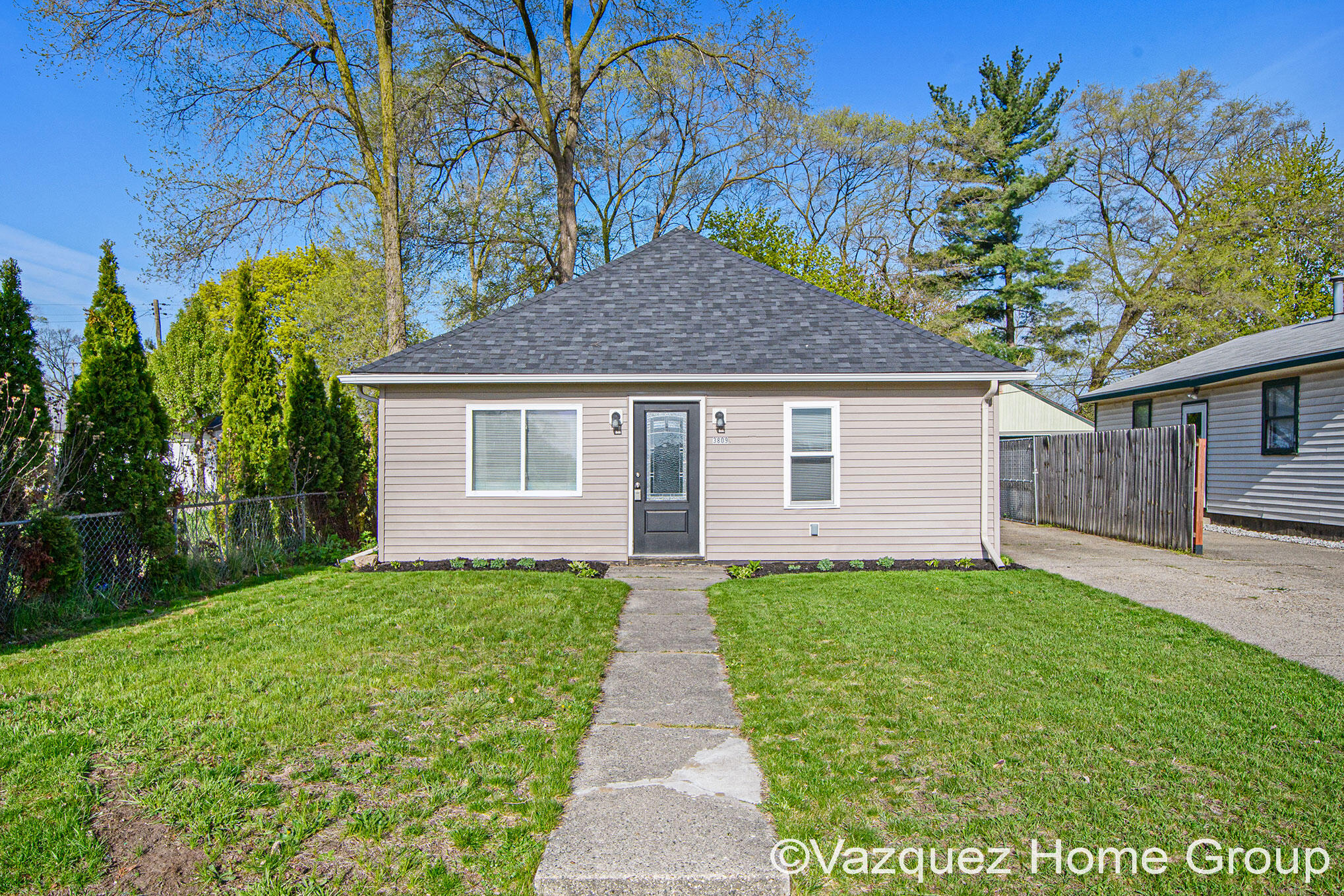 3809 Jefferson Avenue Southeast Wyoming, MI 49548 - Photo 3 of 21 DSC_4011