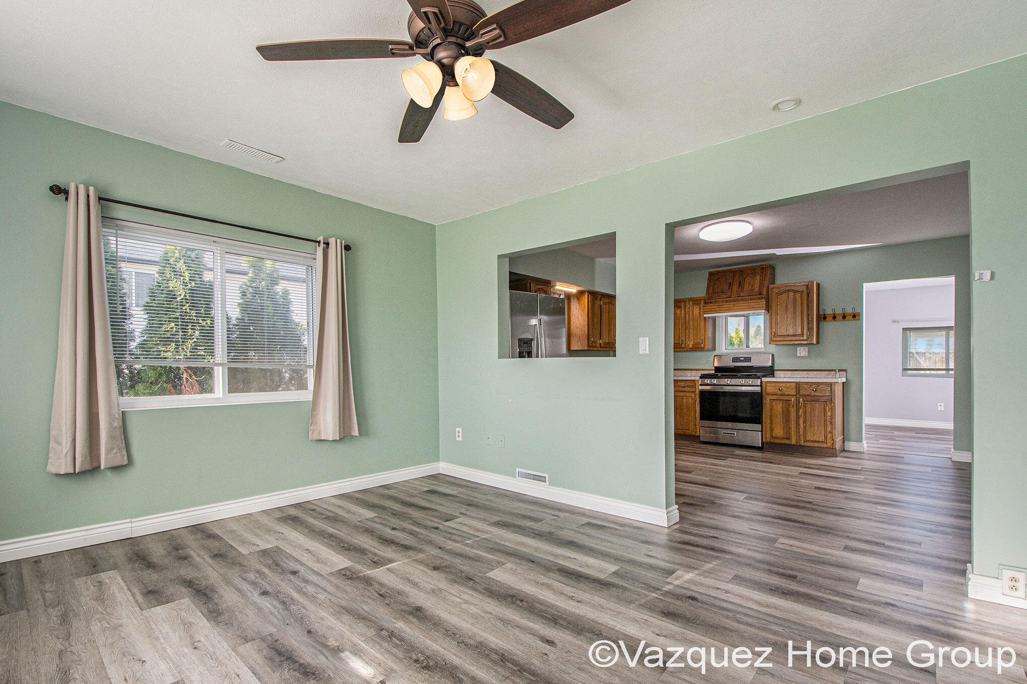 3809 Jefferson Avenue Southeast Wyoming, MI 49548 - Photo 4 of 21 DSC_4007