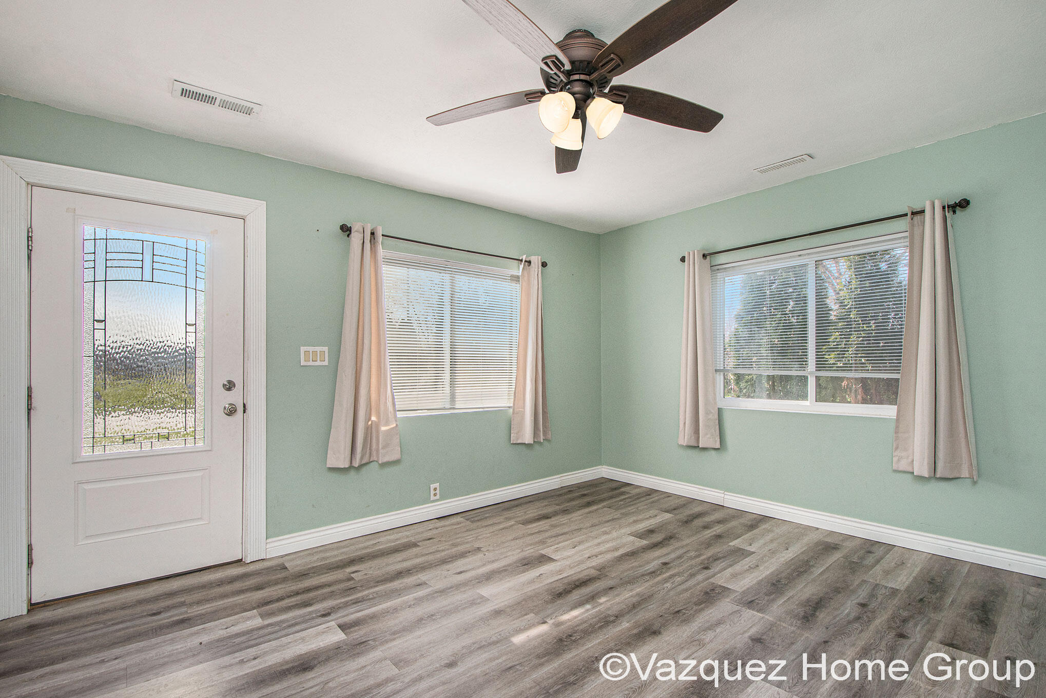 3809 Jefferson Avenue Southeast Wyoming, MI 49548 - Photo 5 of 21 DSC_3998