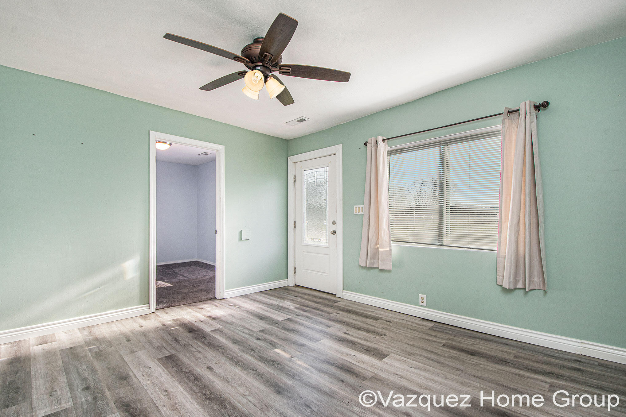 3809 Jefferson Avenue Southeast Wyoming, MI 49548 - Photo 6 of 21 DSC_4004