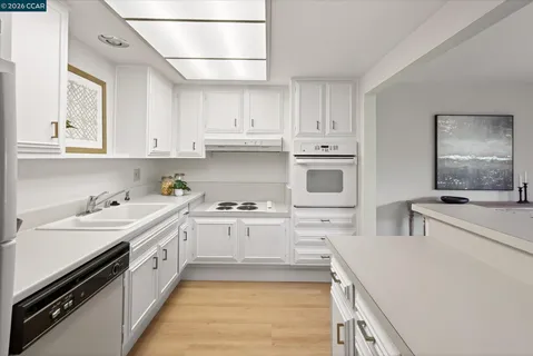 $578,800 | 3410 Tice Creek Drive, Unit 2, Walnut Creek, CA 94595