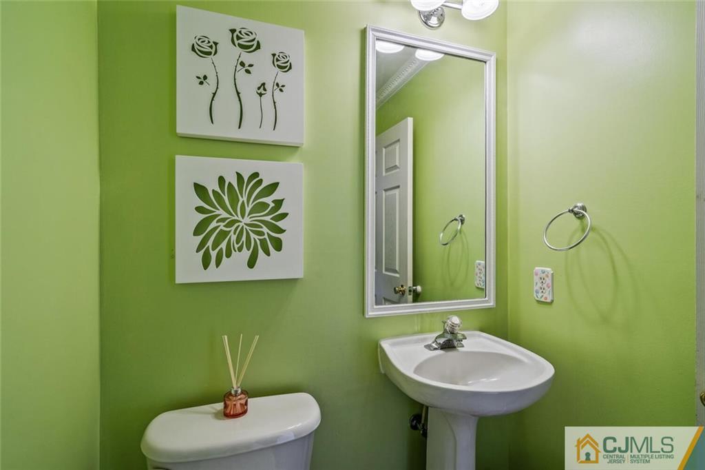 965 Cox Road North Brunswick, NJ 08902 - Photo 10 of 27 Gallery Image 10