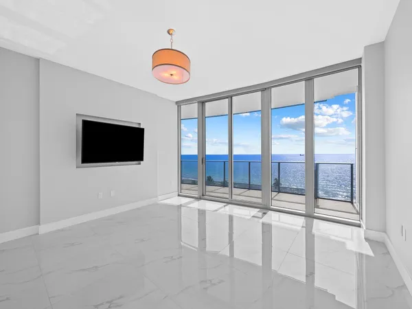 $18,995 | 701 North Fort Lauderdale Beach Boulevard, Unit 802, Fort Lauderdale, FL 33304
