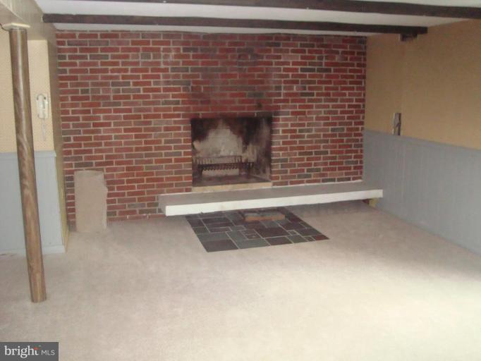 184 Arundel Road Pasadena, MD 21122 - Photo 5 of 16 Family Room