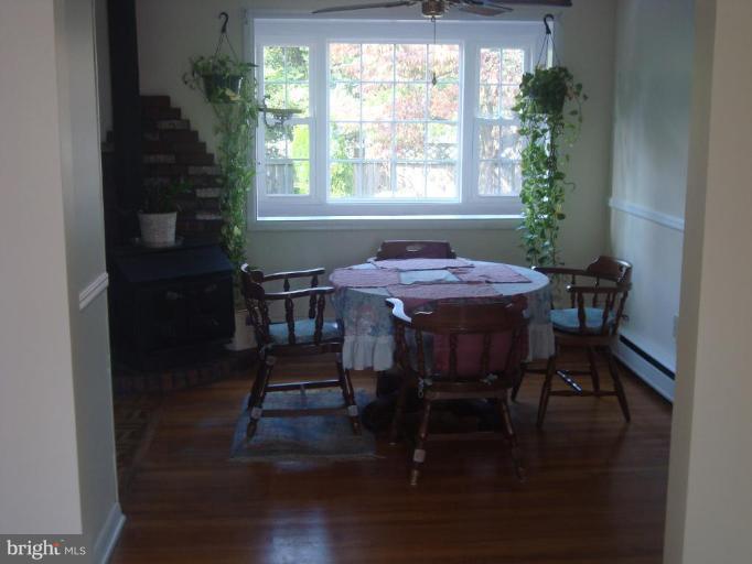 184 Arundel Road Pasadena, MD 21122 - Photo 6 of 16 Dining Room