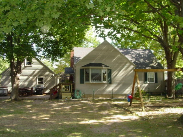 405 Douglas Drive Decatur, MI 49045 - Photo 3 of 35 Rear a