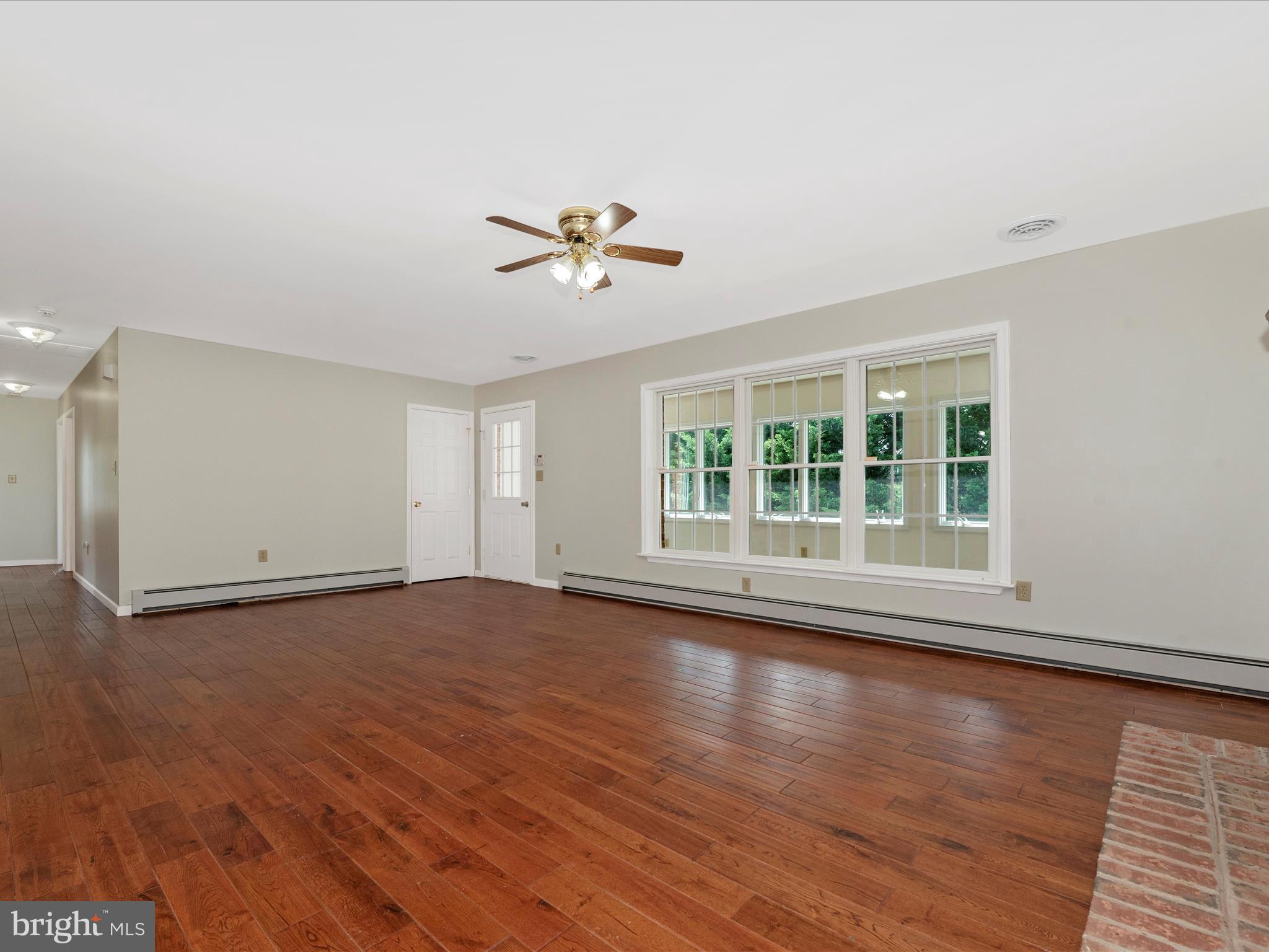 8543 Barnes Road Boonsboro, MD 21713 - Photo 6 of 52 windows that open to
the enclosed porch