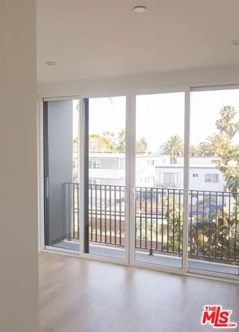 $5,958 | 6541 De Longpre Avenue, Unit 1/2, Los Angeles, CA 90028