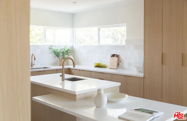 $5,958 | 6541 De Longpre Avenue, Unit 1/2, Los Angeles, CA 90028