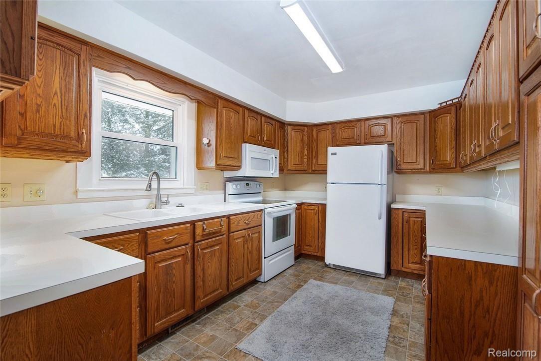 1548 North Hickory Road Owosso, MI 48867 - Photo 7 of 25 Photo-Feb-27,-10-16-55-AM.jpg