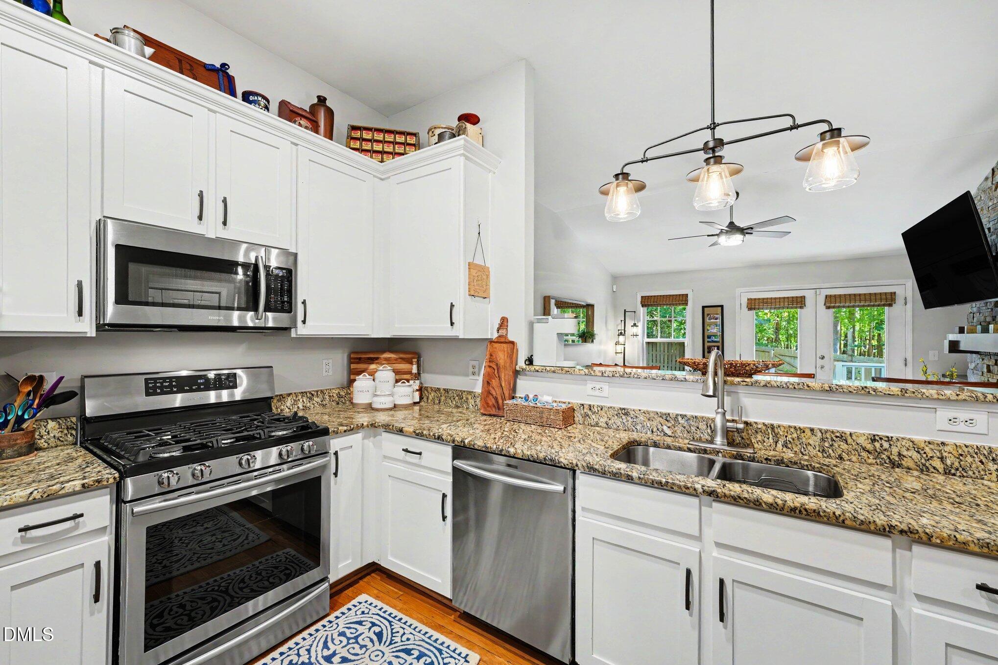 10024 Smith Basin Lane Raleigh, NC 27614 - Photo 8 of 23 Kitchen