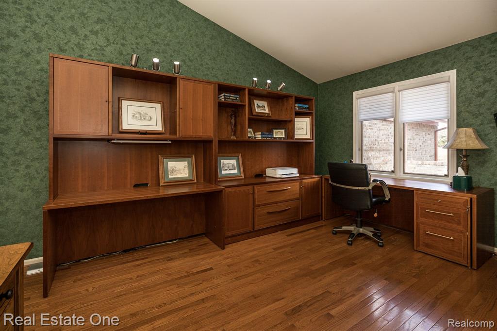 888 Green View Court Rochester Hills, MI 48307 - Photo 5 of 29