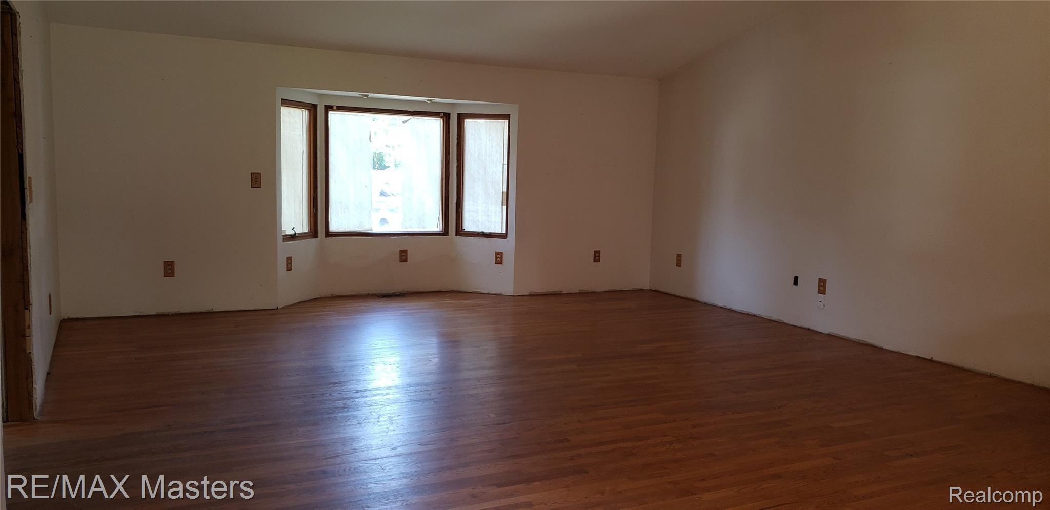 14867 Monroe Road Flat Rock, MI 48134 - Photo 3 of 31 20200718_162804.jpg